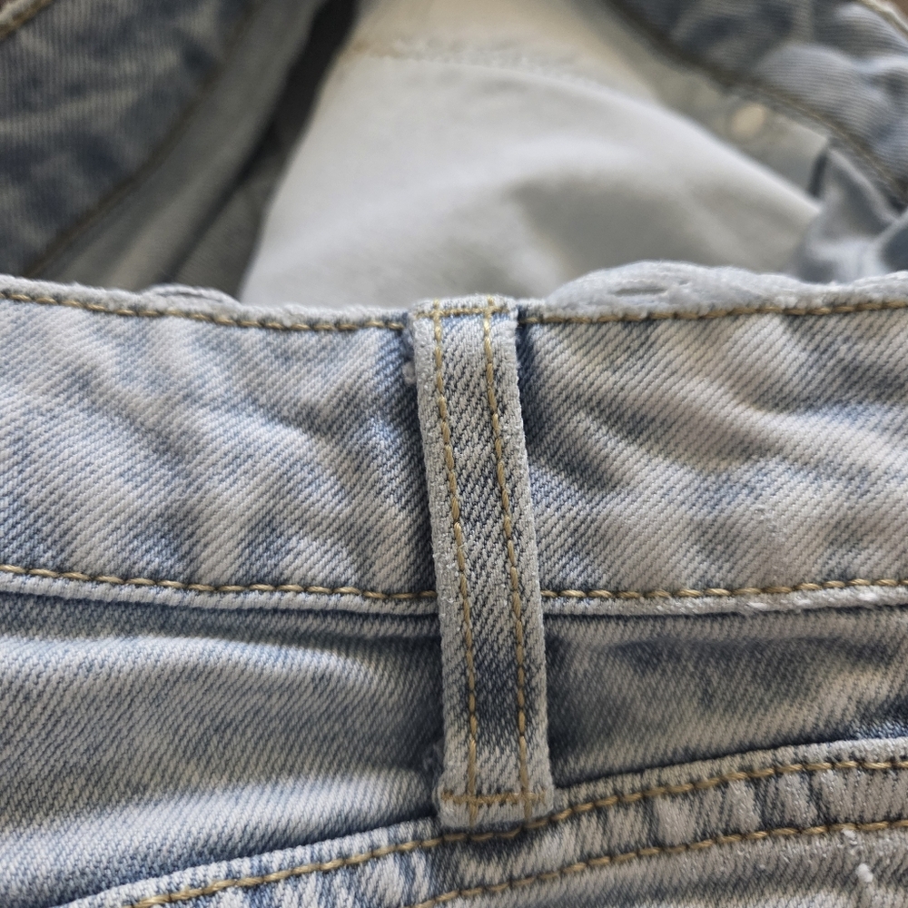 No Boundaries High Rise Raw Hem Distressed Denim Jean Shorts Size 6 Boho Summer - Picture 8 of 9